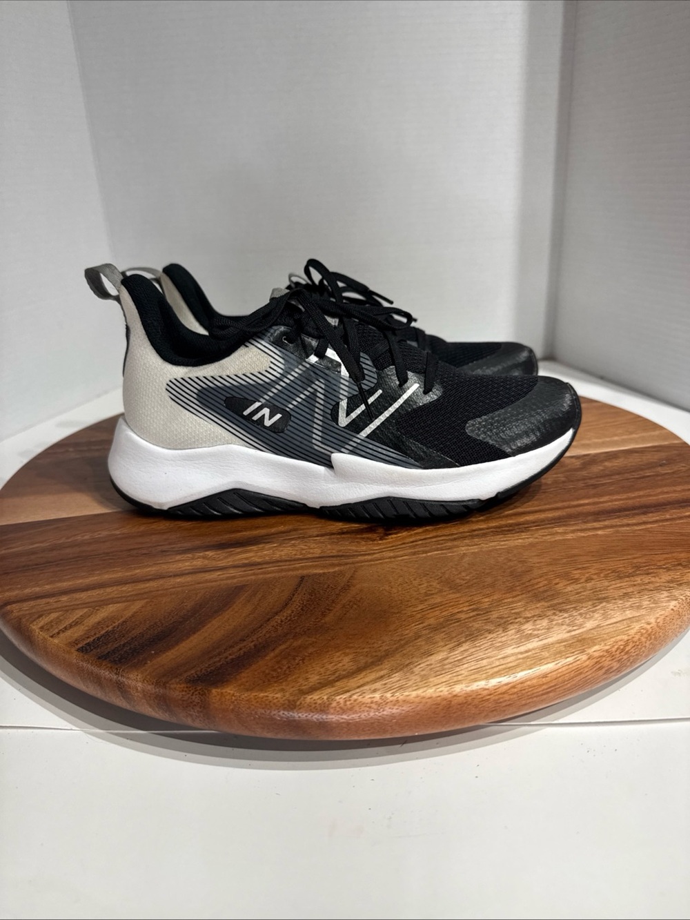 New Balance Shoes Mens Size 6.5 Black White Fresh Foam Roav v2 GKRAVBW2 Running